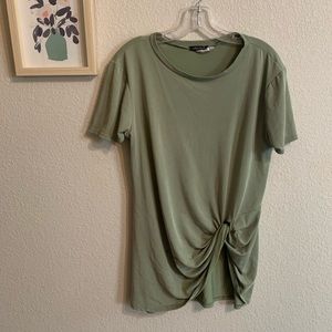 Short sleeve shirt with tie